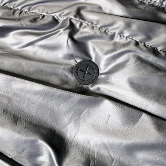 Calvin Klein Performance Premium Puffer Vest Medium - Picture 13 of 16